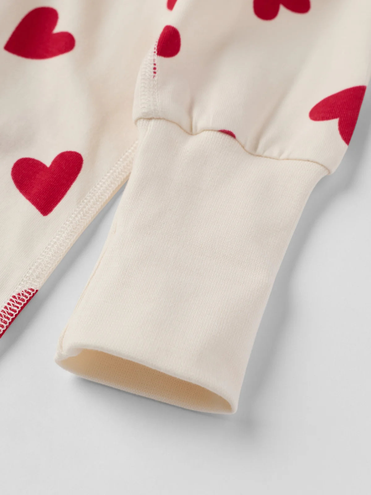 Náttgalli með hjörtum