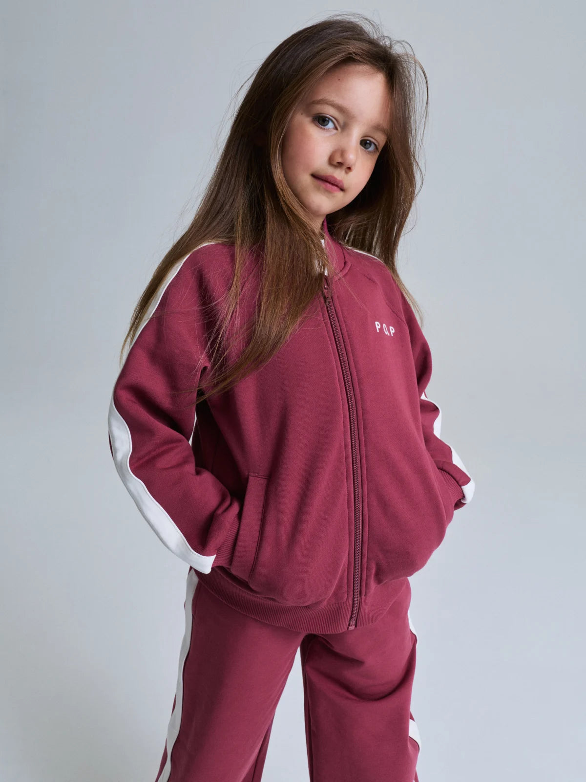 Joggingpeysa rennd