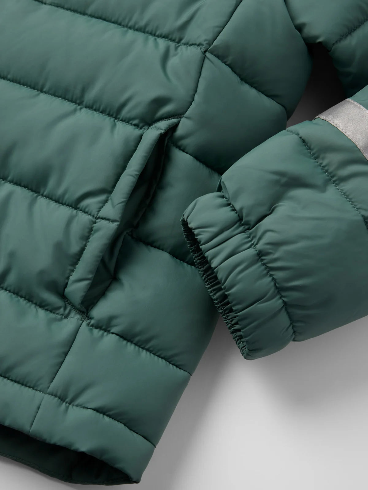 FREEZY bólstruð úlpa með hettu létt og hlý