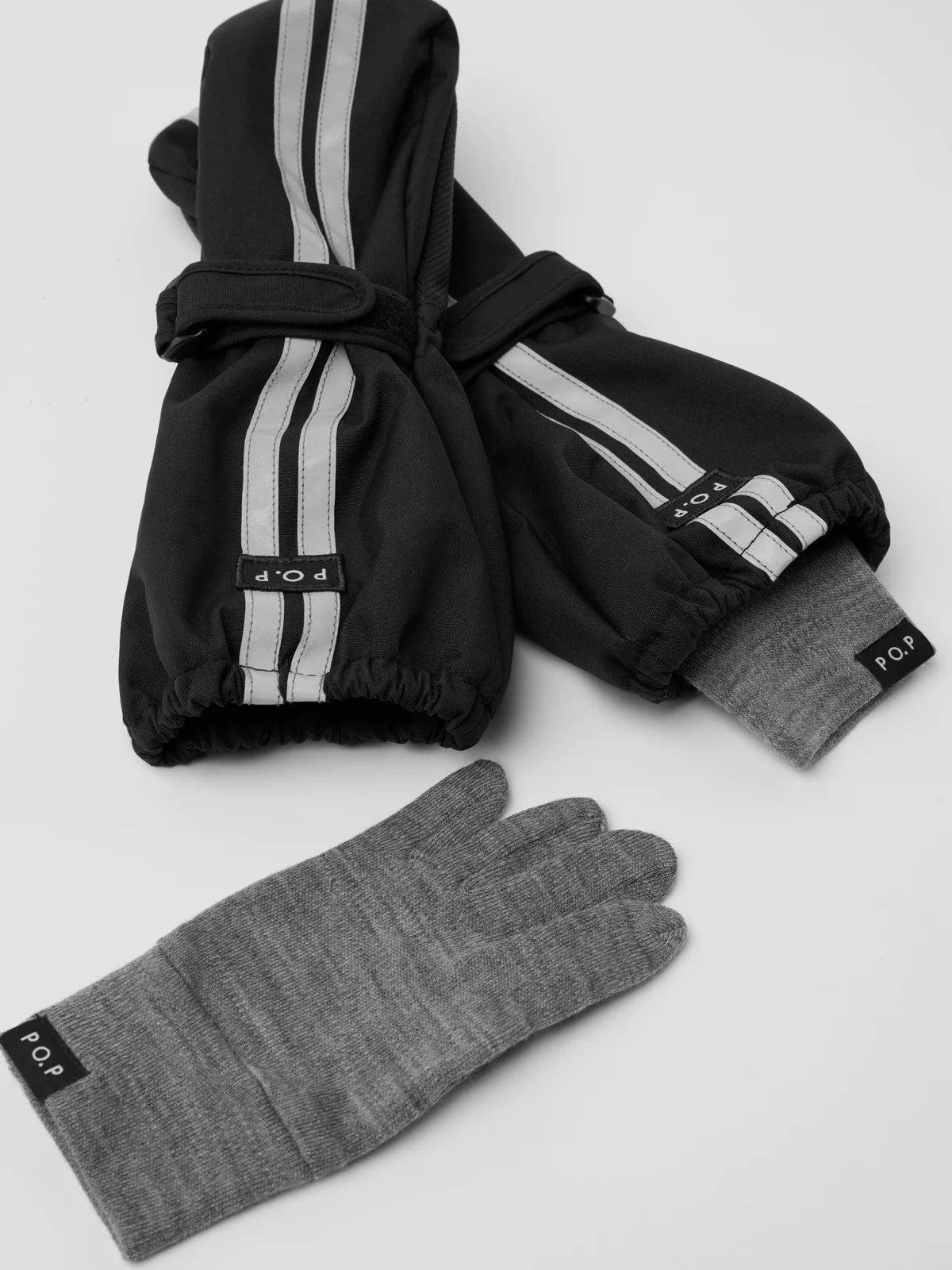 Innanundir hanskar úr ull, Liner