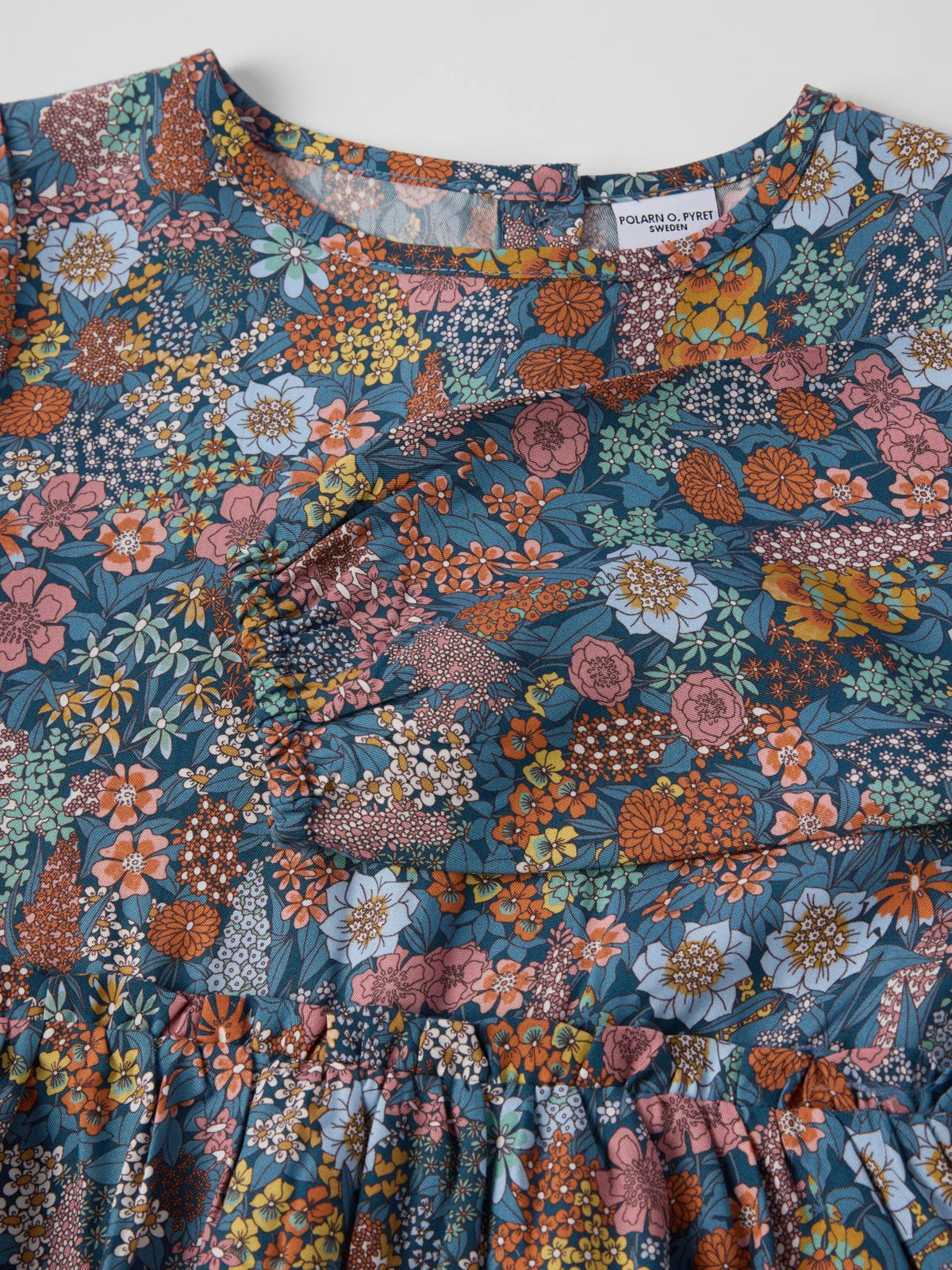 Kjóll með blómum LIBERTY