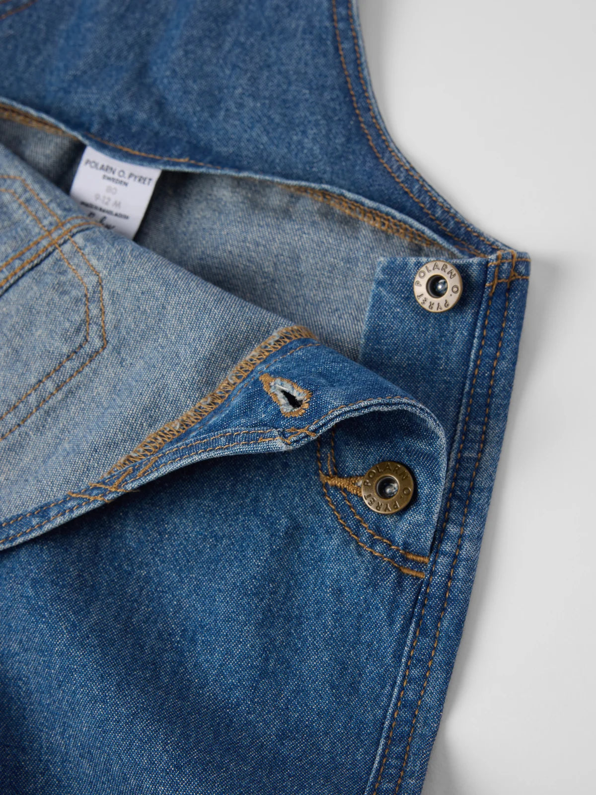 NOA smekkbuxur denim