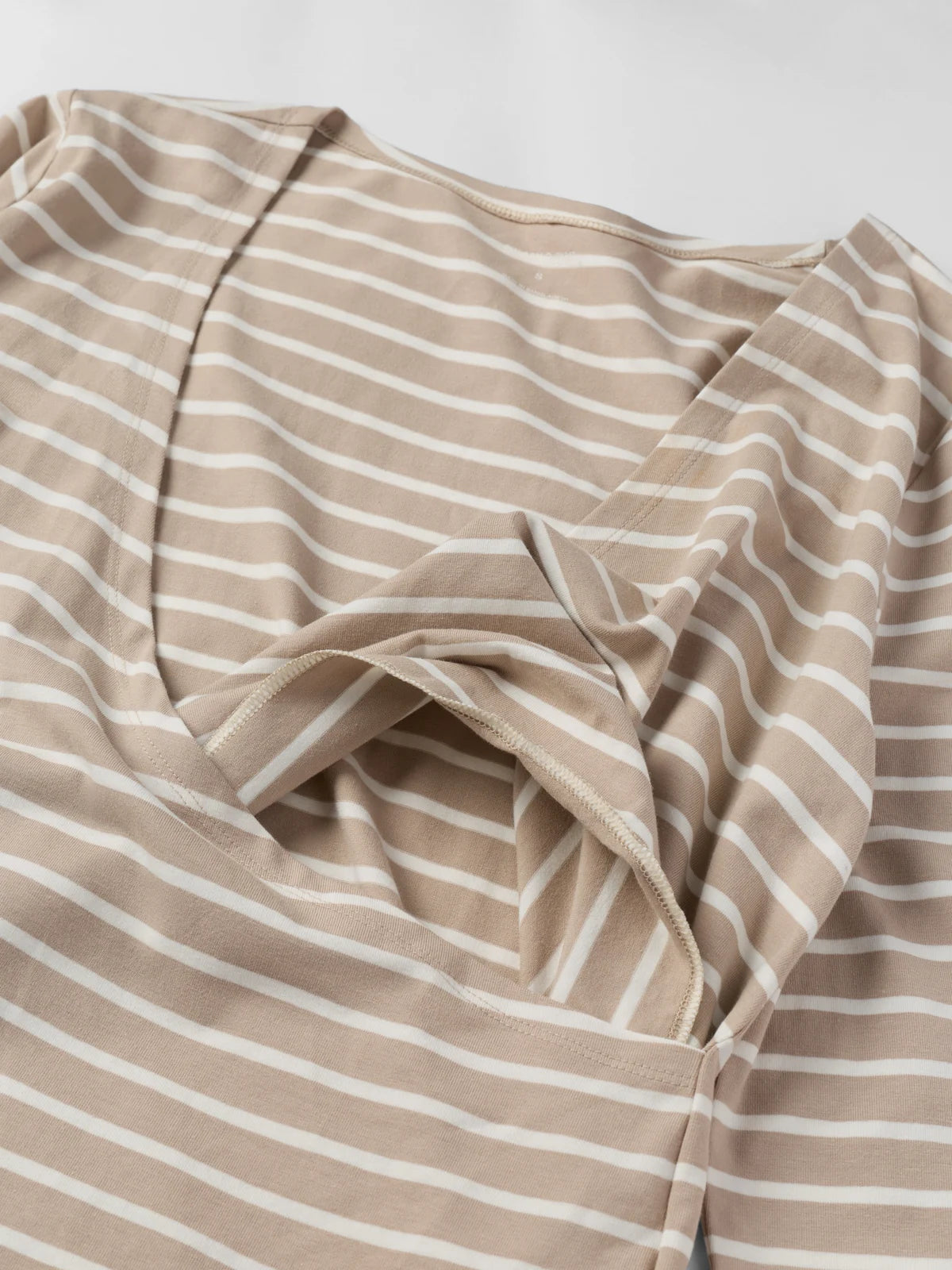 Meðgöngu/gjafanáttkjóll með PO.P röndum