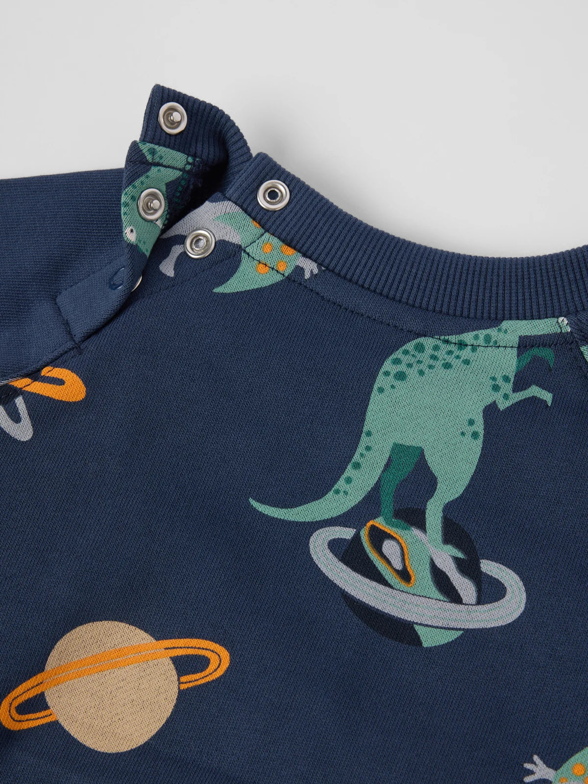 Joggingpeysa með risaeðlum