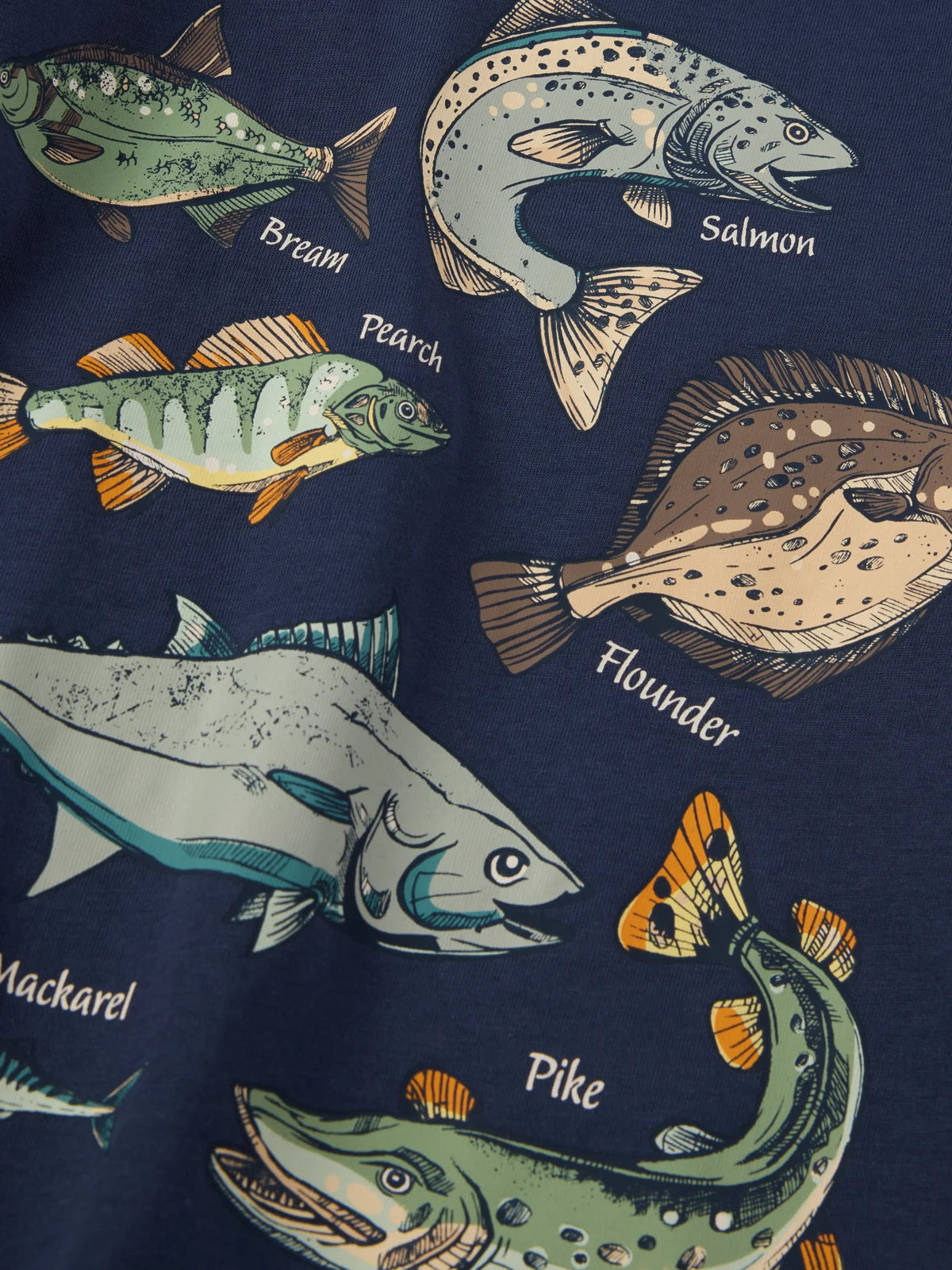 Stuttermabolur með allskyns fiskum