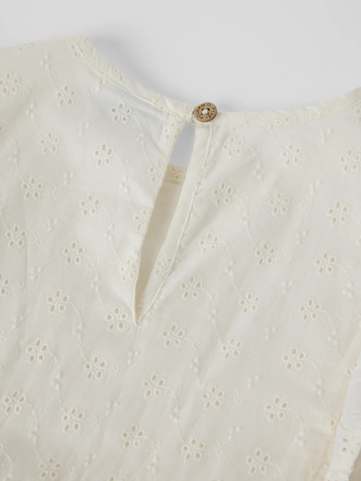 Kjóll með pífum Embroidery anglaise