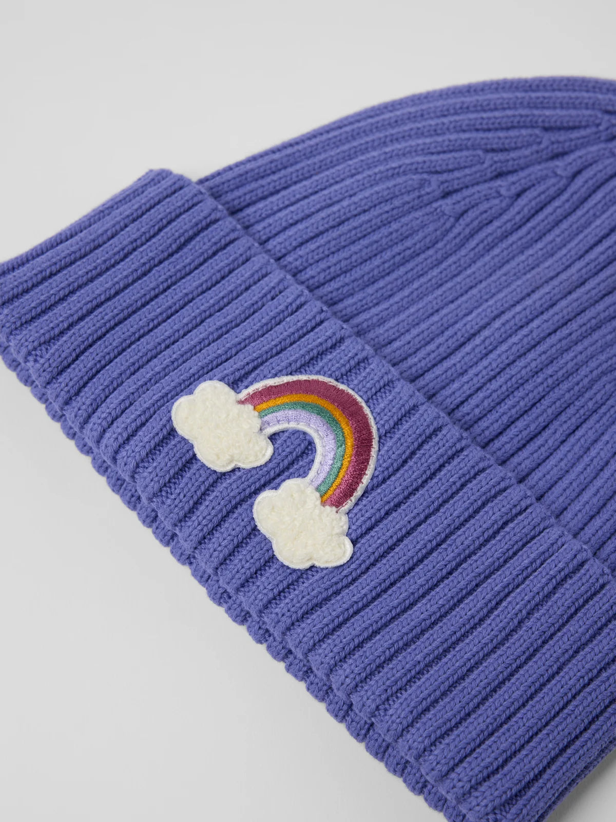 Húfa ribbed með "P"